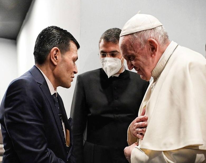 Pope Francis meets Abdullah Kurdi, father of Alan Kurdi, the three-year-old boy whose dead body was found washed up on a Turkish beach in 2015, in Erbil, Iraq, March 7, 2021.   Vatican Media/?Handout via REUTERS    ATTENTION EDITORS - THIS IMAGE WAS PROVIDED BY A THIRD PARTY.