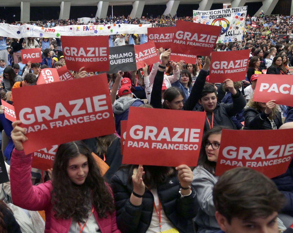 Grazie Papa Francesco per il tuo fermo e costante impegno contro la guerra e la “peste” delle armi che la alimenta senza pietà.