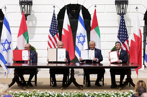 WASHINGTON, DC - SEPTEMBER 15: (L-R) Foreign Affairs Minister of Bahrain Abdullatif bin Rashid Al Zayani, Prime Minister of Israel Benjamin Netanyahu, U.S. President Donald Trump, and Foreign Affairs Minister of the United Arab Emirates Abdullah bin Zayed bin Sultan Al Nahyan participate in the signing ceremony of the Abraham Accords on the South Lawn of the White House on September 15, 2020 in Washington, DC. Witnessed by President Trump, Prime Minister Netanyahu signed a peace deal with the UAE and a declaration of intent to make peace with Bahrain. (Photo by Alex Wong/Getty Images)