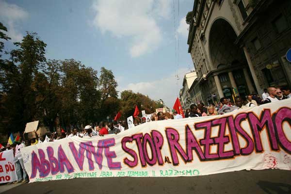 Settemila in marcia per Abdoul. A Milano il corteo antirazzista